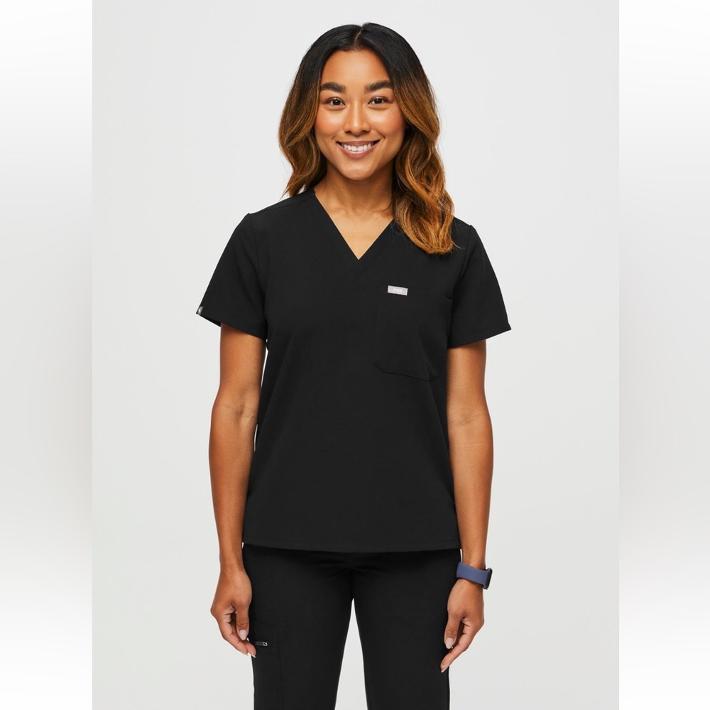 FIGS • Catarina One-Pocket Scrub Top